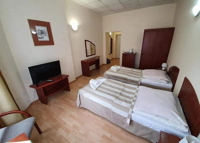 Jantar Aparthotel 2*